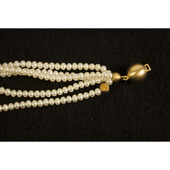 Elegant 5-row Schoeffel freshwater cultured pearl necklace with a clasp made of 18kt. gold