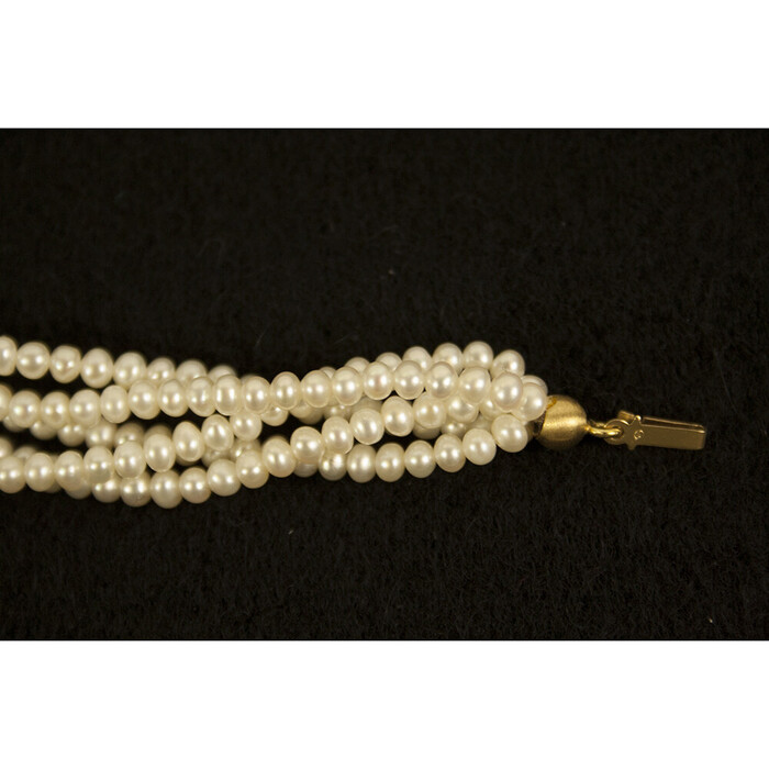 Elegant 5-row Schoeffel freshwater cultured pearl necklace with a clasp made of 18kt. gold