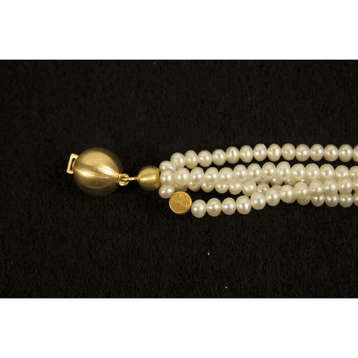 Elegant 5-row Schoeffel freshwater cultured pearl necklace with a clasp made of 18kt. gold