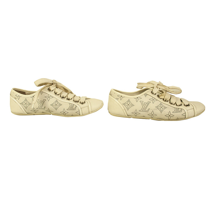 Louis Vuitton Mahina Leather Trainer Sneakers Ivory off White sz 37,5