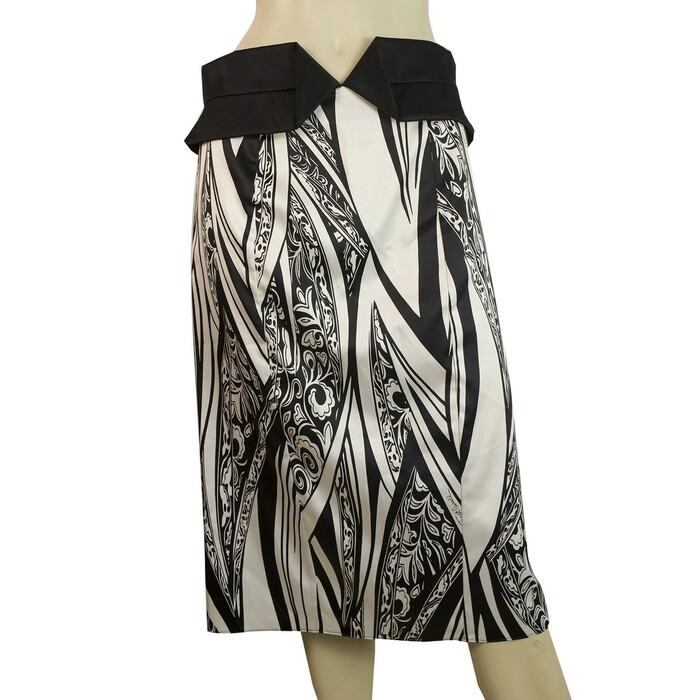 Just Cavalli Black & White Floral Print Below Knee Length Skirt Size 44