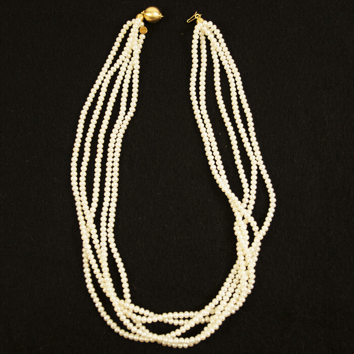 Elegant 5-row Schoeffel freshwater cultured pearl necklace with a clasp made of 18kt. gold