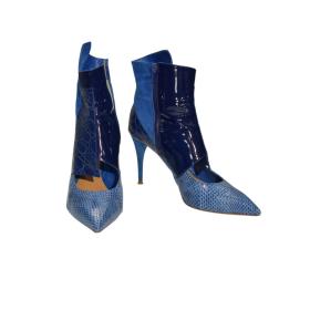 Chloe Electric blue pointed toe leather &amp; suede ankle boots embossed 39,5