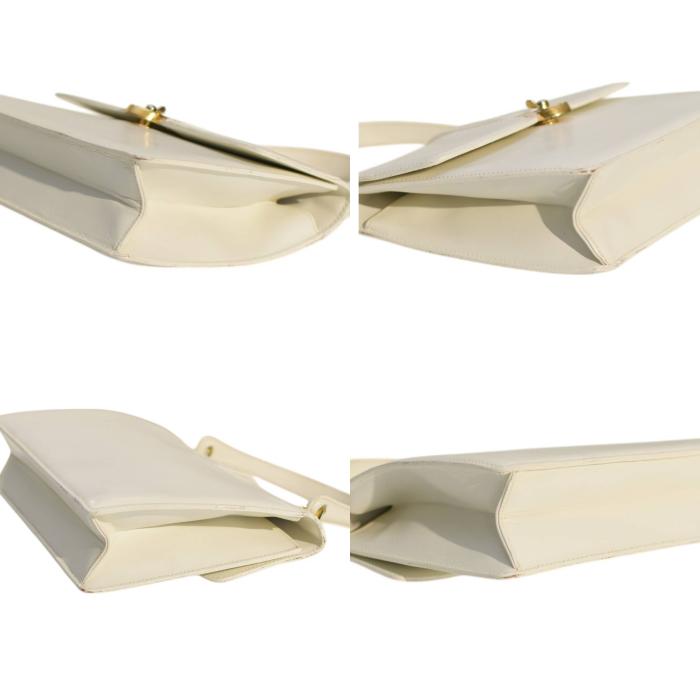 GUCCI White Leather Gold Tone Twist Lock Top Handle Handbag Vintage Grab Bag