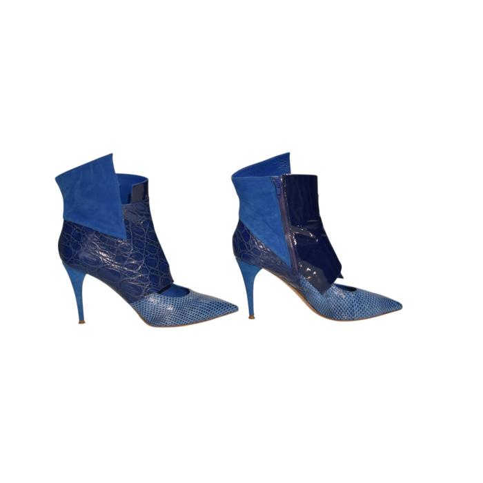 Chloe Electric blue pointed toe leather & suede ankle boots embossed 39,5