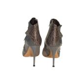 Chloe gray pointed toe crocodile embossed leather and suede ankle boots 39,5