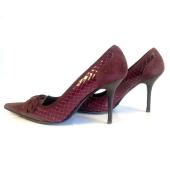 Dolce & Gabbana presents this sexy bordeaux snakeskin & suede leather pointy classic pumps with bow