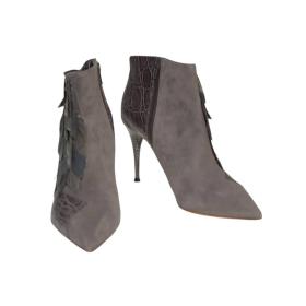 Chloe gray pointed toe crocodile embossed leather and suede ankle boots 39,5