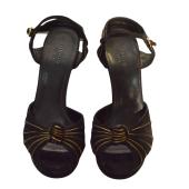 GUCCI Kelly Knot Suede Platform Heels Nero/Oro Gray & Gold Platform Peeptoe Pumps sz 38,5