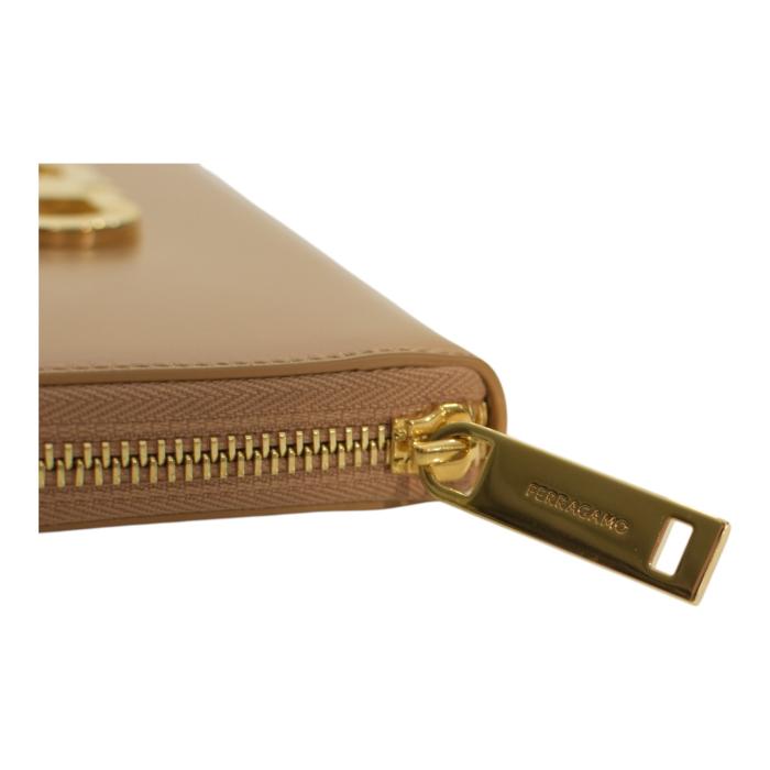 Salvatore Ferragamo Gancini leather wallet zip around gold logo-lettering NWB