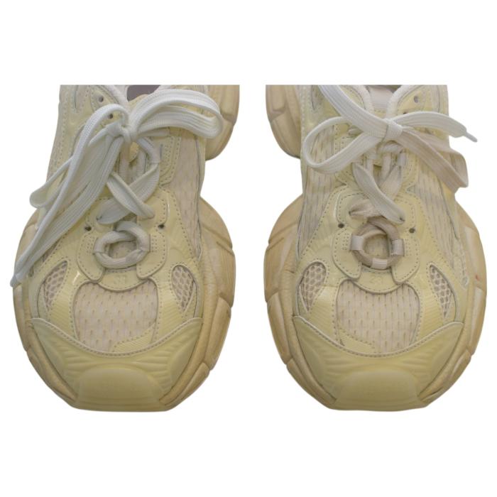 Balenciaga Triple S Sneaker in off white with patent leather & technical material 38