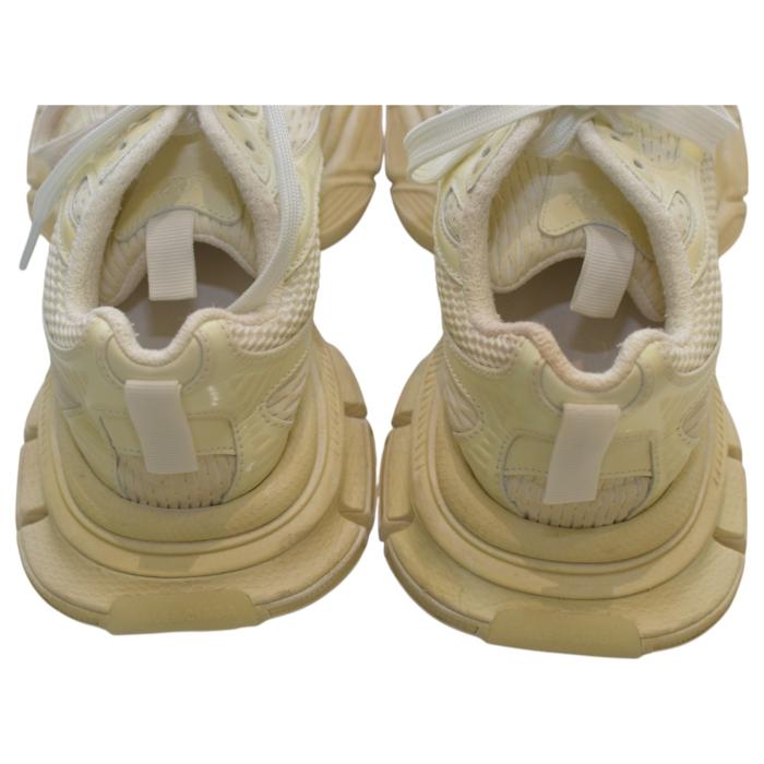 Balenciaga Triple S Sneaker in off white with patent leather & technical material 38