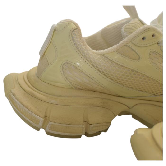 Balenciaga Triple S Sneaker in off white with patent leather & technical material 38