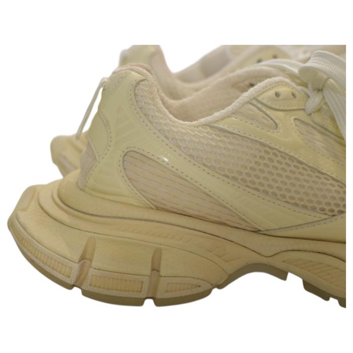 Balenciaga Triple S Sneaker in off white with patent leather & technical material 38