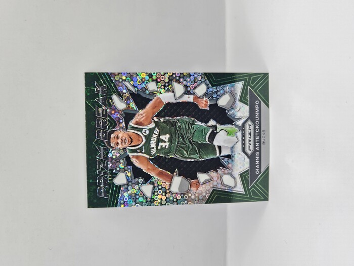 2023-24 Panini Prizm Giannis Antetokounmpo ''Prizm Break'' Fastbreak No.13