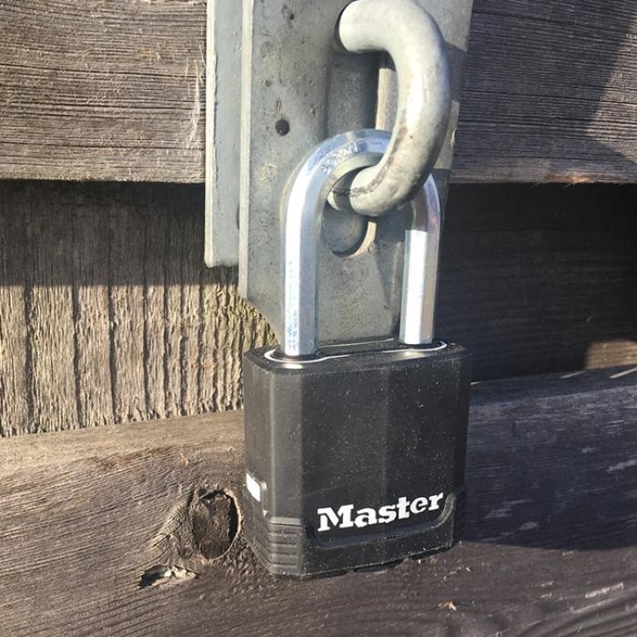 MasterLock Λουκέτο EXCELL υψίστης ασφαλείας 50mm με κάλυμμα προστασίας