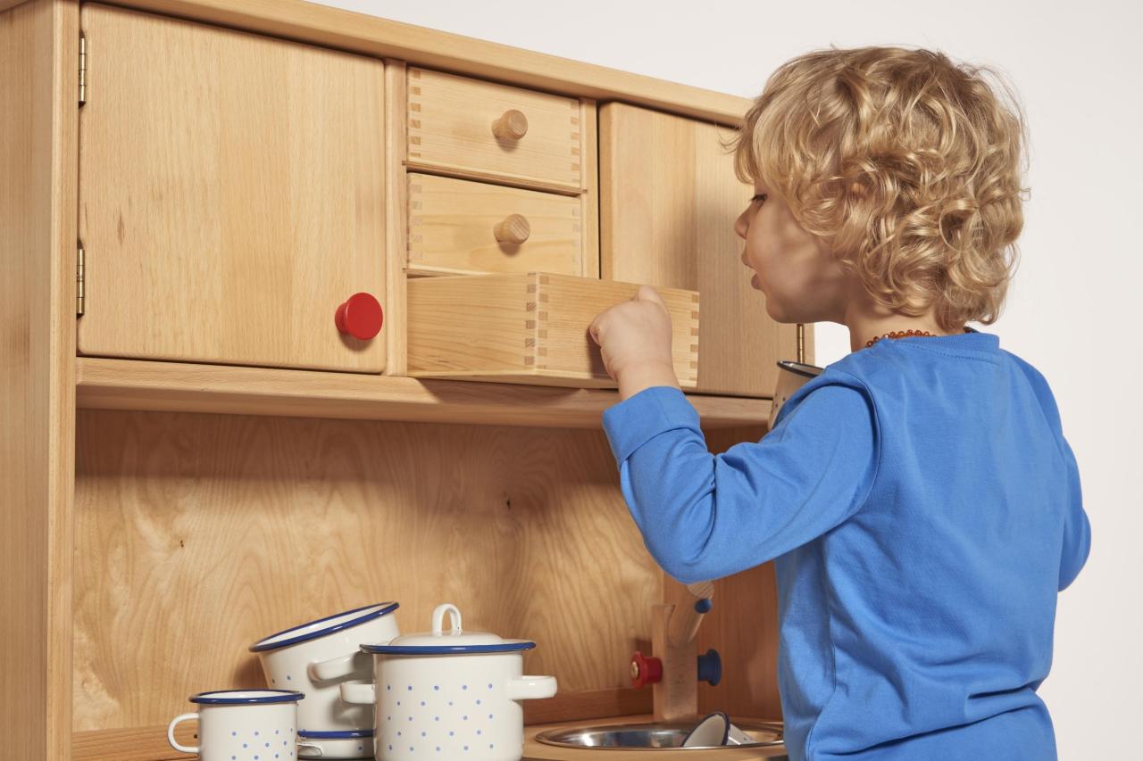 Wooden "kitchen with table" (74x34x103cm) Glückskäfer®