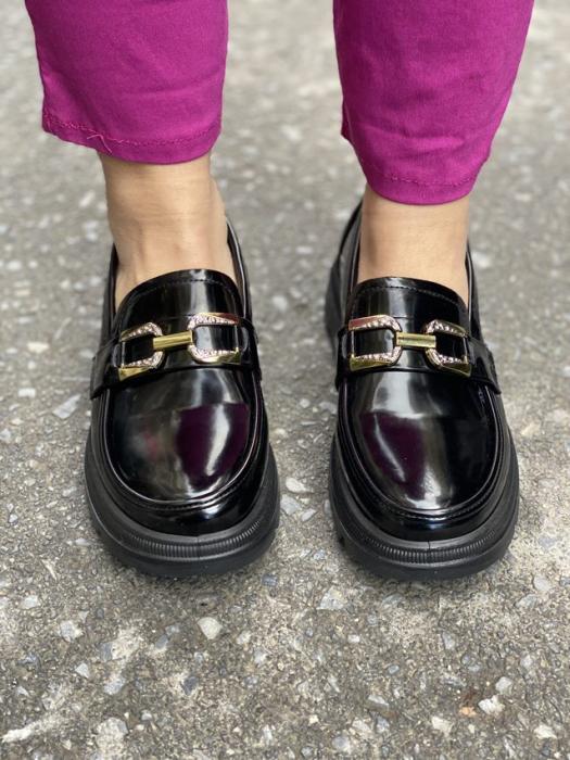 Loafer δερματίνη γυαλιστερό με χρυσή αγκράφα μαύρο L622