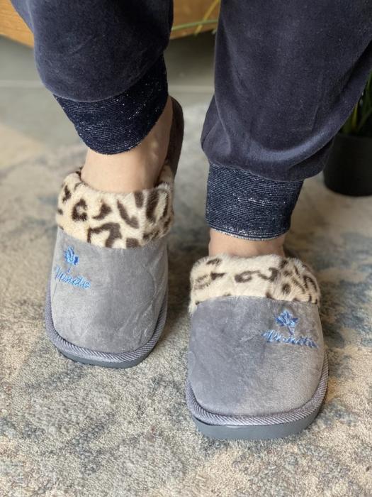 Γκρί παντόφλα με animal print λεπτομέρεια XL2159