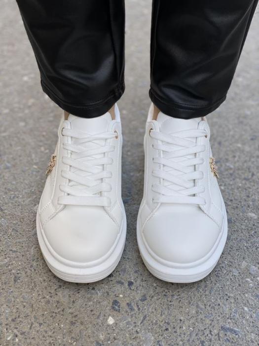 Sneaker δίσολο με αγκράφα και χρυσές λεπτομέρειες άσπρο-χρυσό C680