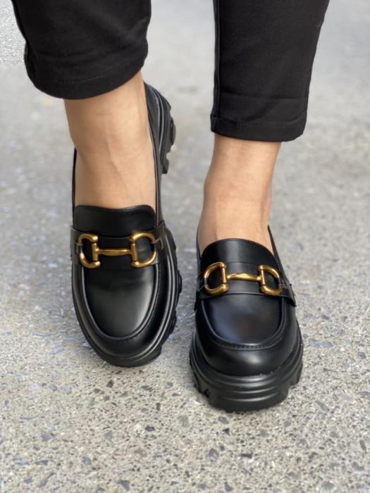 Loafer δερματίνη με χρυσή αγκράφα μαύρο D2720