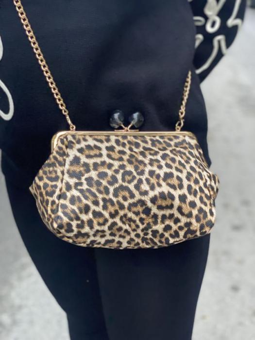 Καφέ animal print τσαντάκι-πορτοφόλι AB356