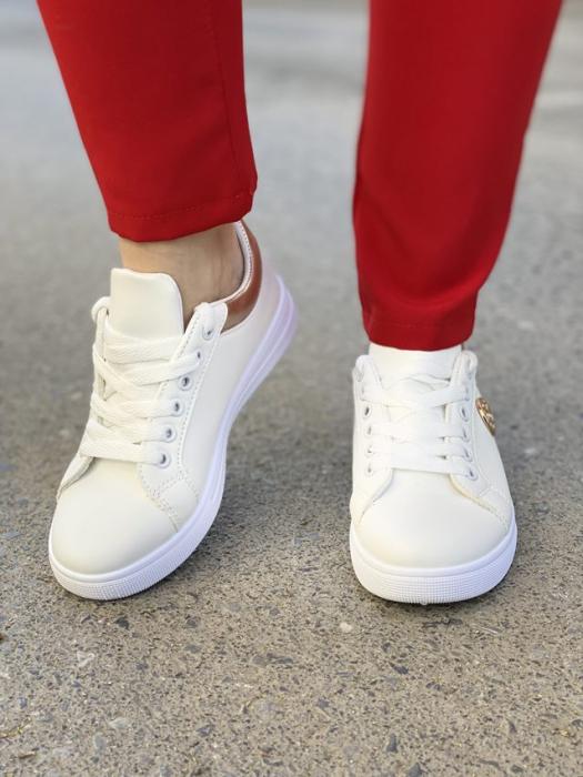 Άσπρο sneakers με ρόζ χρυσή λεπτομέρεια και κορδόνι BY0378