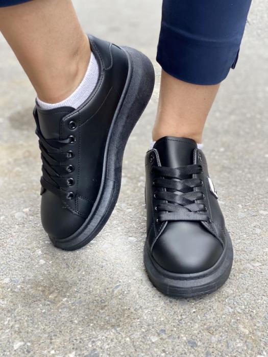 Sneaker δίσολο μαύρο GB618