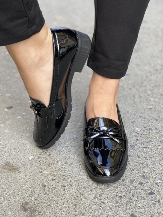 Loafer λουστρίνι με κρόσια μαύρο QP5301