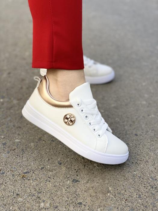 Άσπρο sneakers με ρόζ χρυσή λεπτομέρεια και κορδόνι BY0378