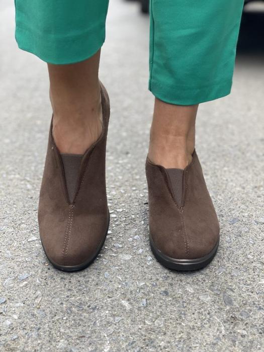 Καφέ Oxfords καστόρ με λάστιχο CT483