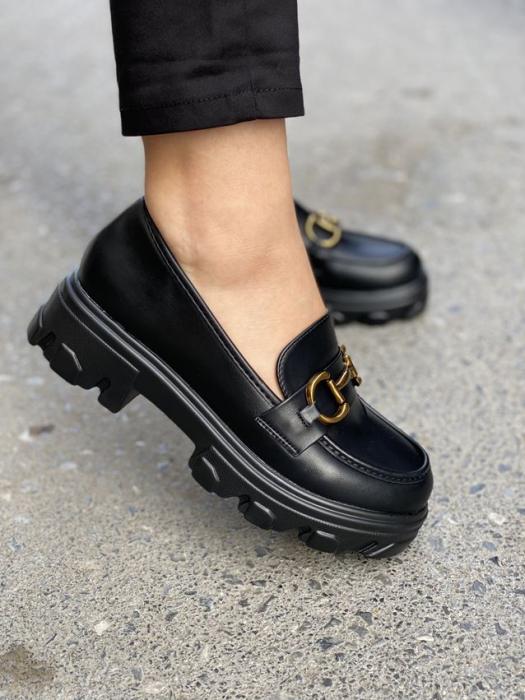 Loafer δερματίνη με χρυσή αγκράφα μαύρο D2720