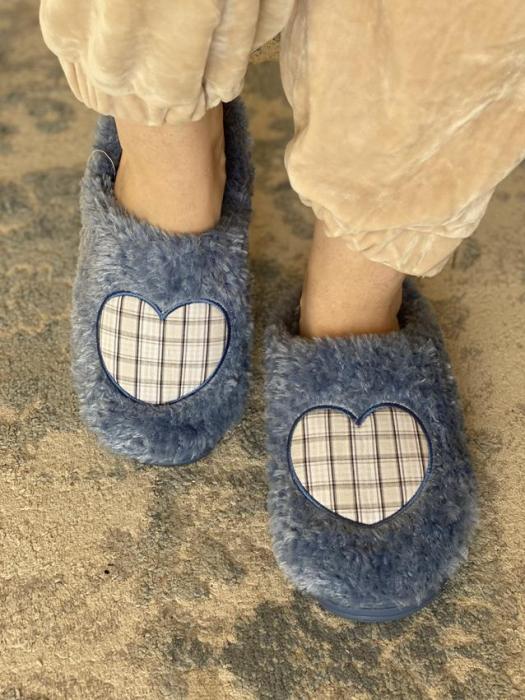 Άσπρη παντόφλα Teddy με Καρό Καρδιά XL3053