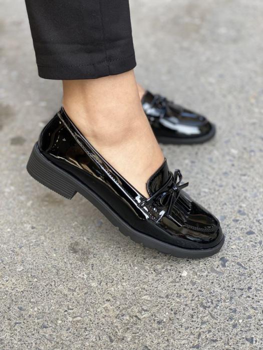 Loafer λουστρίνι με κρόσια μαύρο QP5301