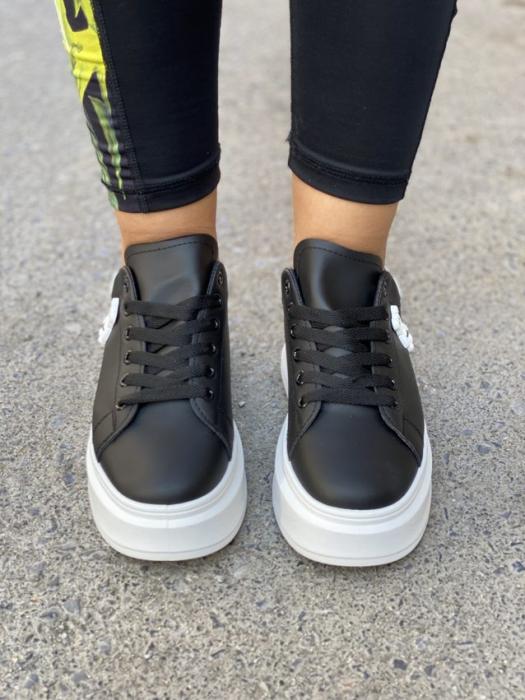 Sneaker δίπατο με διακοσμητική φιγούρα μαύρο C3