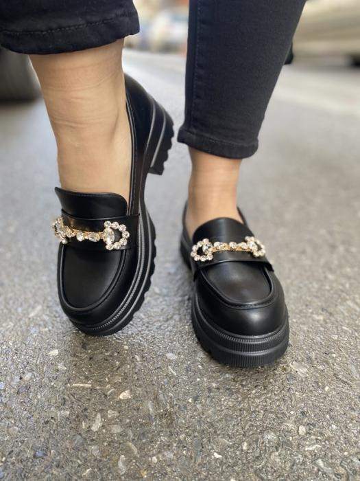Loafer δερματίνη με αγκράφα από πετράδια μαύρο CH833