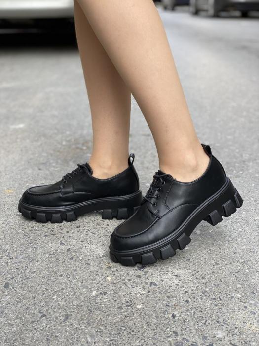 Oxfords μαύρο με τρακτερωτή σόλα Q115