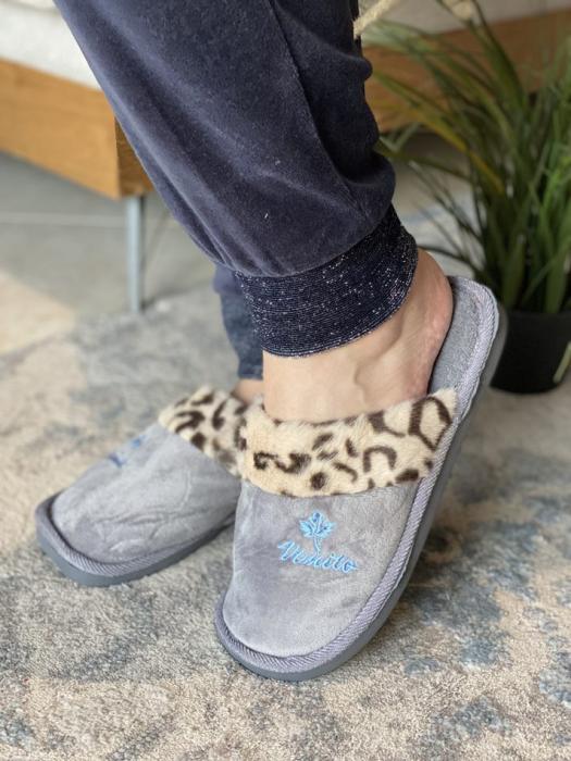Μαύρη παντόφλα με animal print λεπτομέρεια XL2159