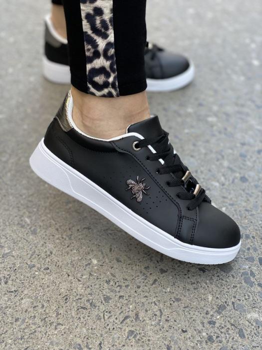 Sneaker με ανθρακί λεπτομέρειες και διακοσμητική αγκράφα μαύρο C691