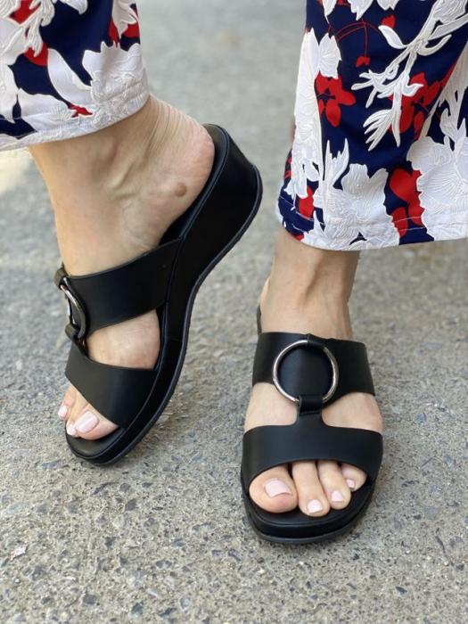 Μαύρη ανατομική flatform με ασημί διακοσμητικό G3971