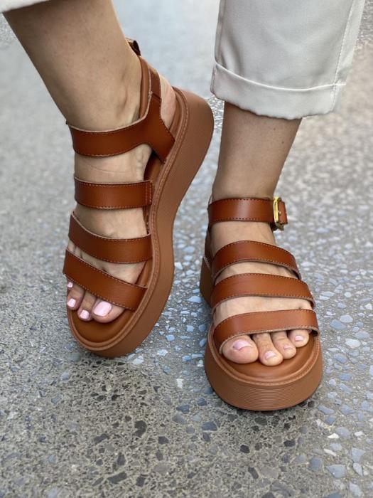 Flatform σανδάλια με λουράκια κάμελ Y2051