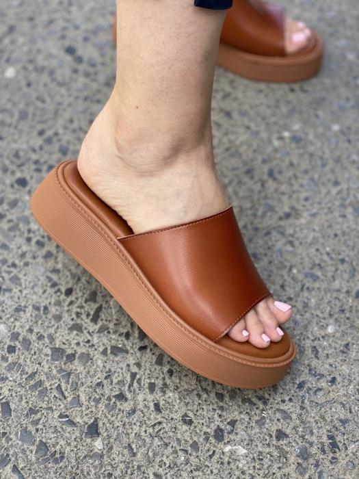 Flatform σανδάλια κάμελ Y2057