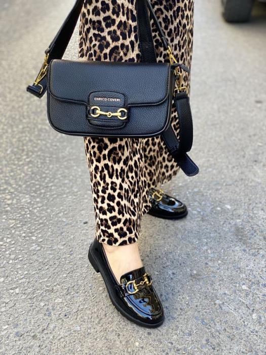 Loafer λουστρίνι με χρυσή αγκράφα μαύρο W212