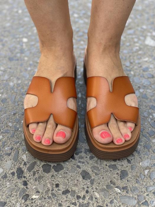 Flatform σανδαλια κάμελ OM6623