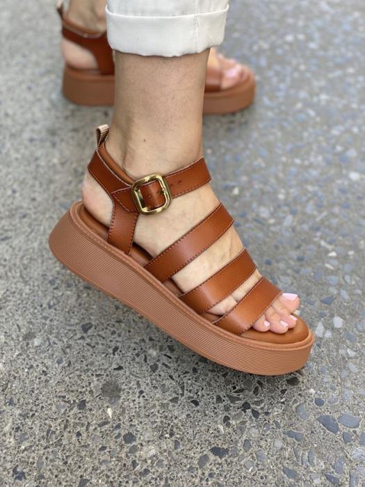 Flatform σανδάλια με λουράκια κάμελ Y2051