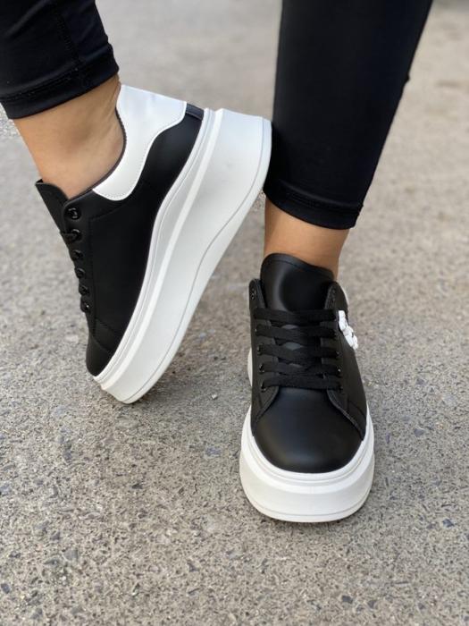 Sneaker δίπατο με διακοσμητική φιγούρα μαύρο C3