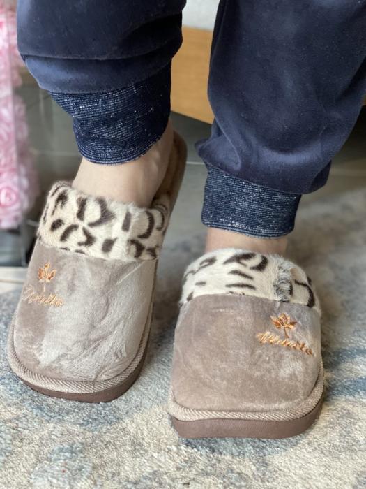 Μαύρη παντόφλα με animal print λεπτομέρεια XL2159