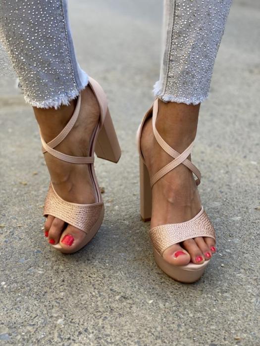 Πέδιλο σατινέ peep-toe με χοντρό τακούνι και στρας nude NW158