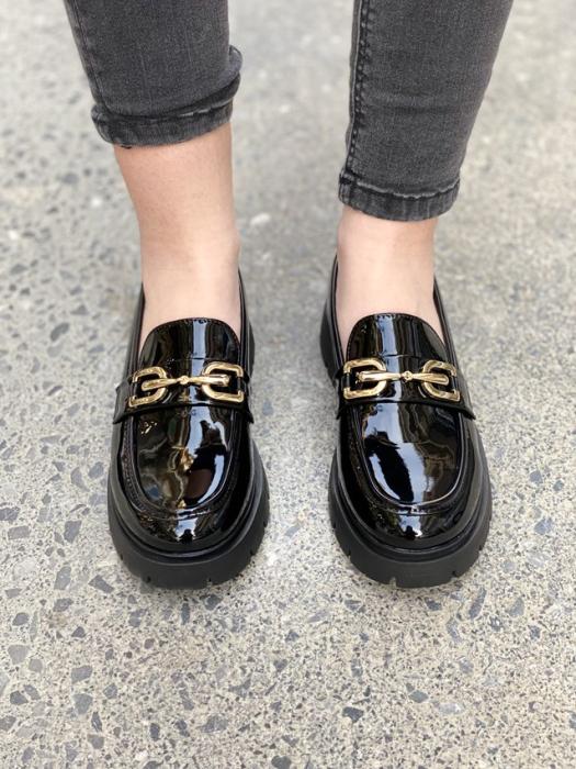 Loafer λουστρίνι με χρυσή αγκράφα μαύρο Z64