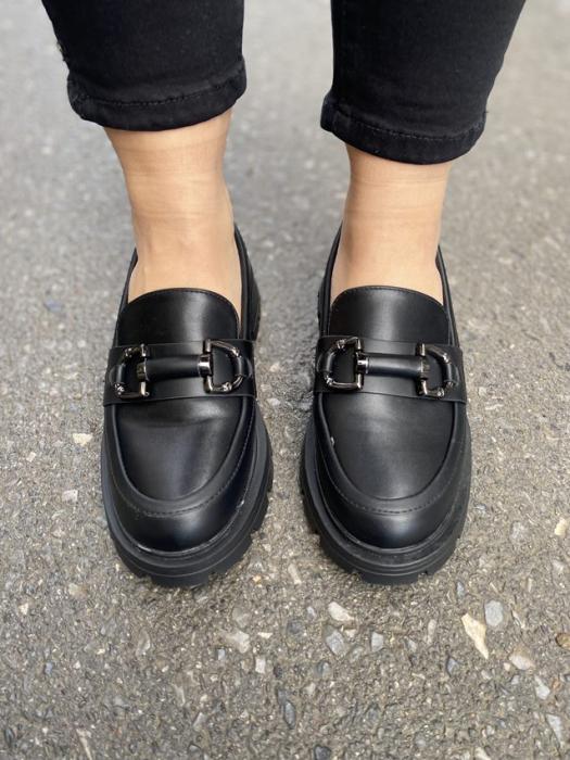 Loafer δερματίνη με μεταλλική αγκράφα μαύρο W260